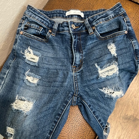 Like New Kancan LA Stone Washed Distressed Styled Holes Stretch Jeans 98% Cotton - Picture 4 of 8